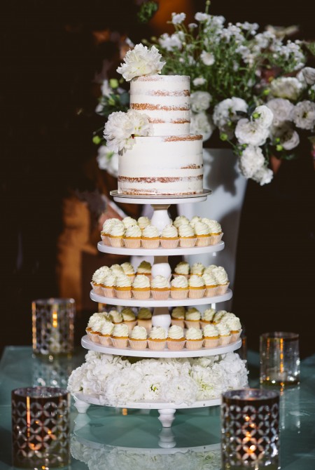 Cupcake torony + Naked cake bazsarózsával