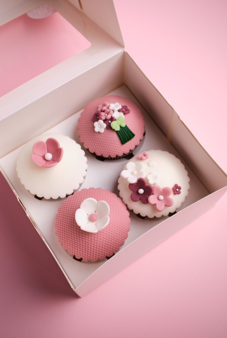 4-BOX NŐNAPI CUPCAKE VÁLOGATÁS 12 660 HUF