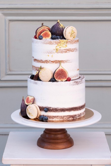 Naked cake fügével,macaronnal