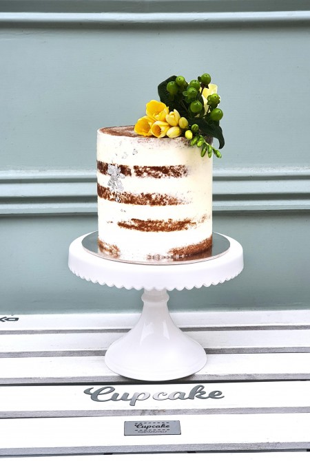 Naked cake fréziával