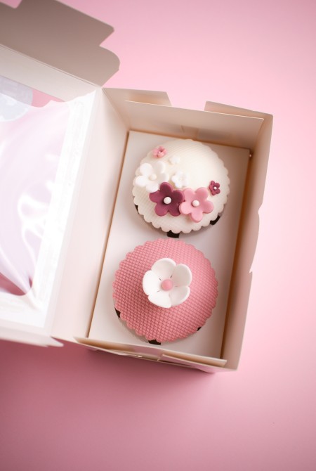 2-BOX NŐNAPI CUPCAKE VÁLOGATÁS 6 780 HUF