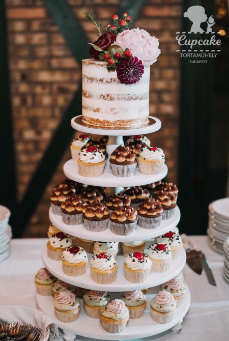 Cupcake torony + naked cake