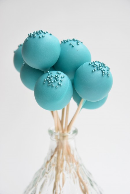 Kék cake pop - kék szórással