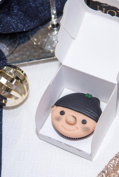 Szilveszteri Kéményseprő (New Year's  Eve) Cupcake - 1 BOX  - 3 990Ft