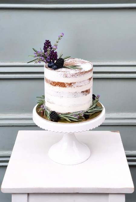 Levendulás naked cake